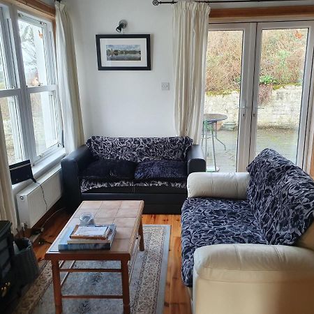 Cosy Self Contained Cottage With Stunning Views Killaloe Extérieur photo
